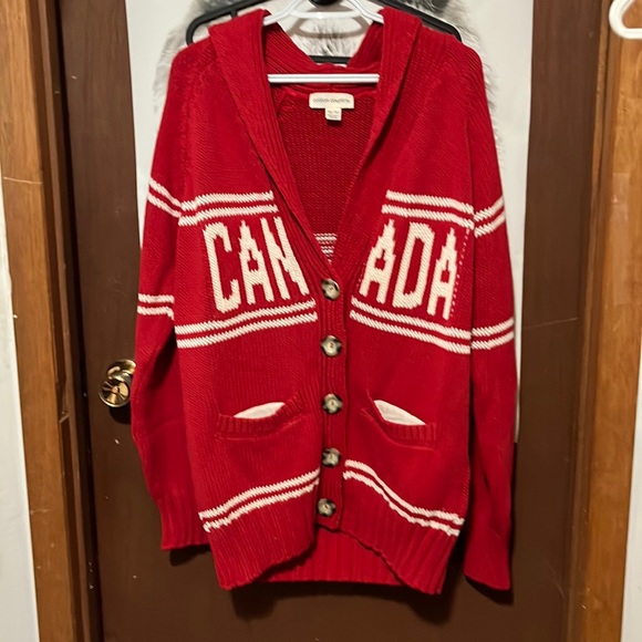 XL Canada cardi. Red and white with button down front with front lined pockets - Picture 1 of 3